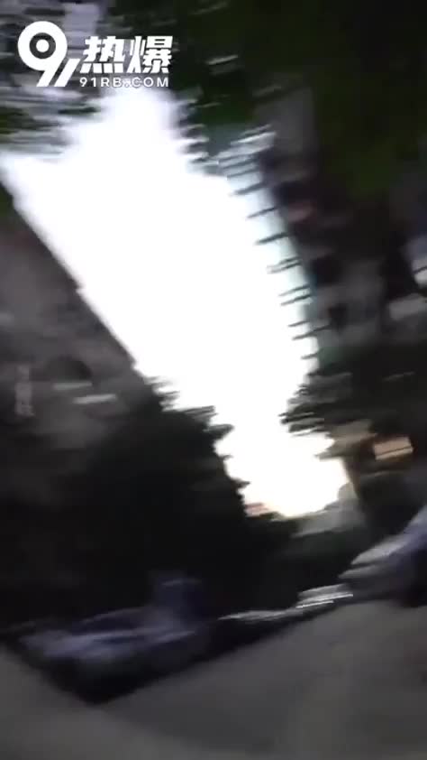 1ec5a93e-d0ef-4514-a430-230f42266538.mp4