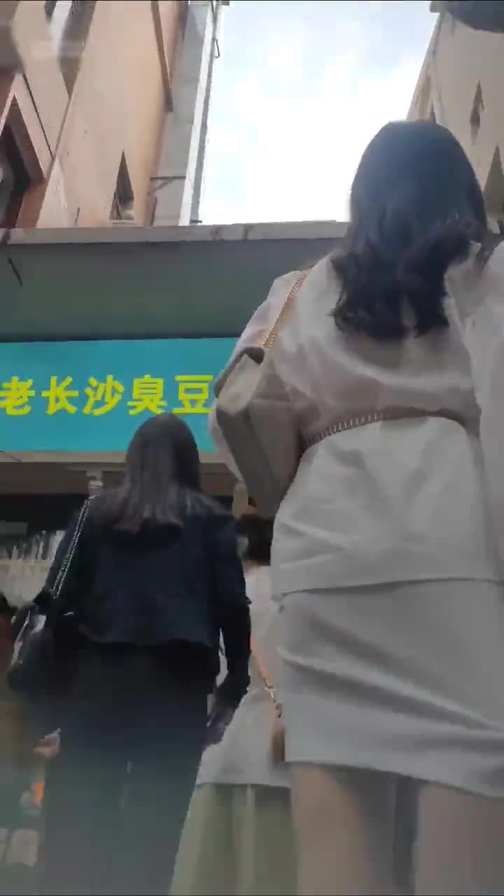 f4882270-2c9f-11f0-9f76-d2aa28aa9c1a.mp4