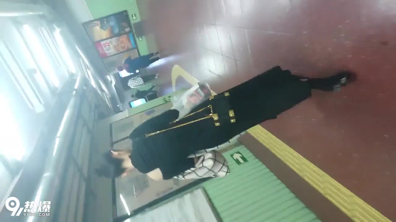cc68a096-cdb8-409f-8515-f307e4868b6b.mp4