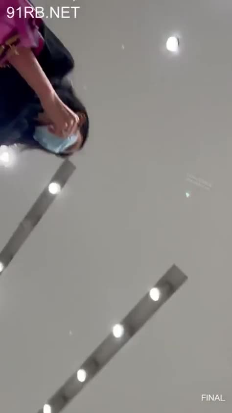 1298b303-c43d-4865-8f2a-4965b1679f16.mp4
