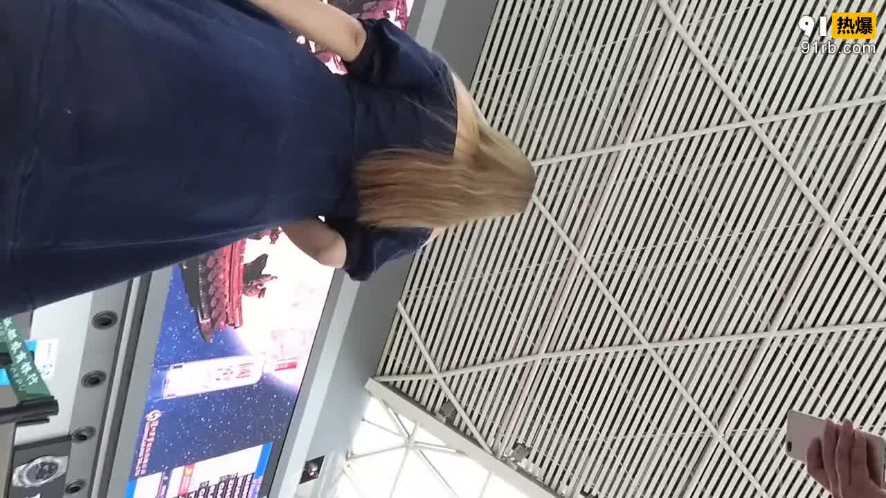 5fd0e14a-de17-40b8-9c2f-951203d57349.mp4