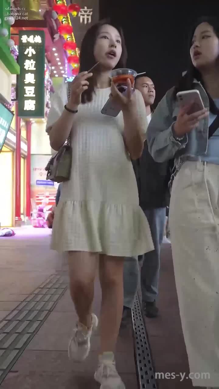 2cccb411-6b2f-4cba-b27b-d35b0f39bd7d.mp4