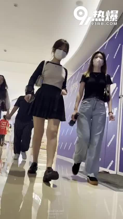 942b8953-a70a-41c2-bfba-6cc1d2138285.mp4