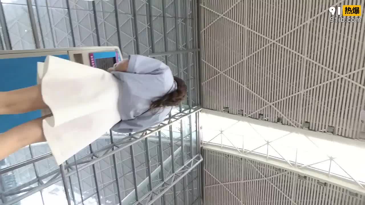 b4ebfcab-cdaf-4766-b5a1-713160e2e330.mp4