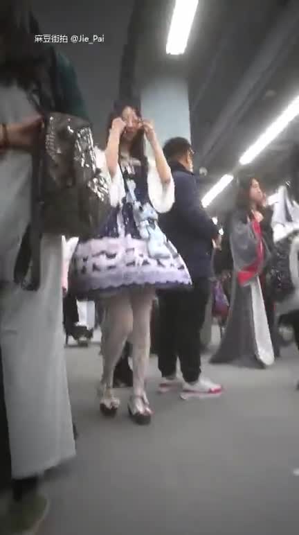 1cec0578-4d0d-11f0-8e4b-debb62b70d36.mp4