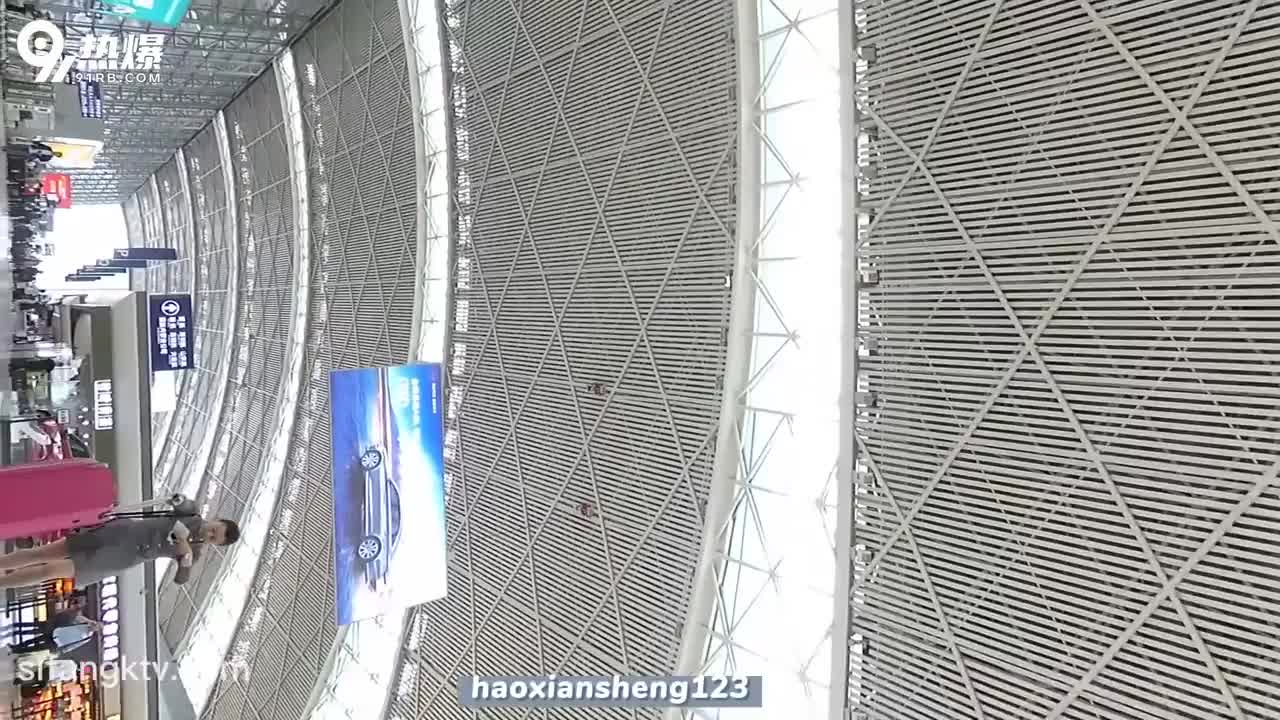 c4ff75b7-75e4-43d7-9f61-0ac282bc7d34.mp4