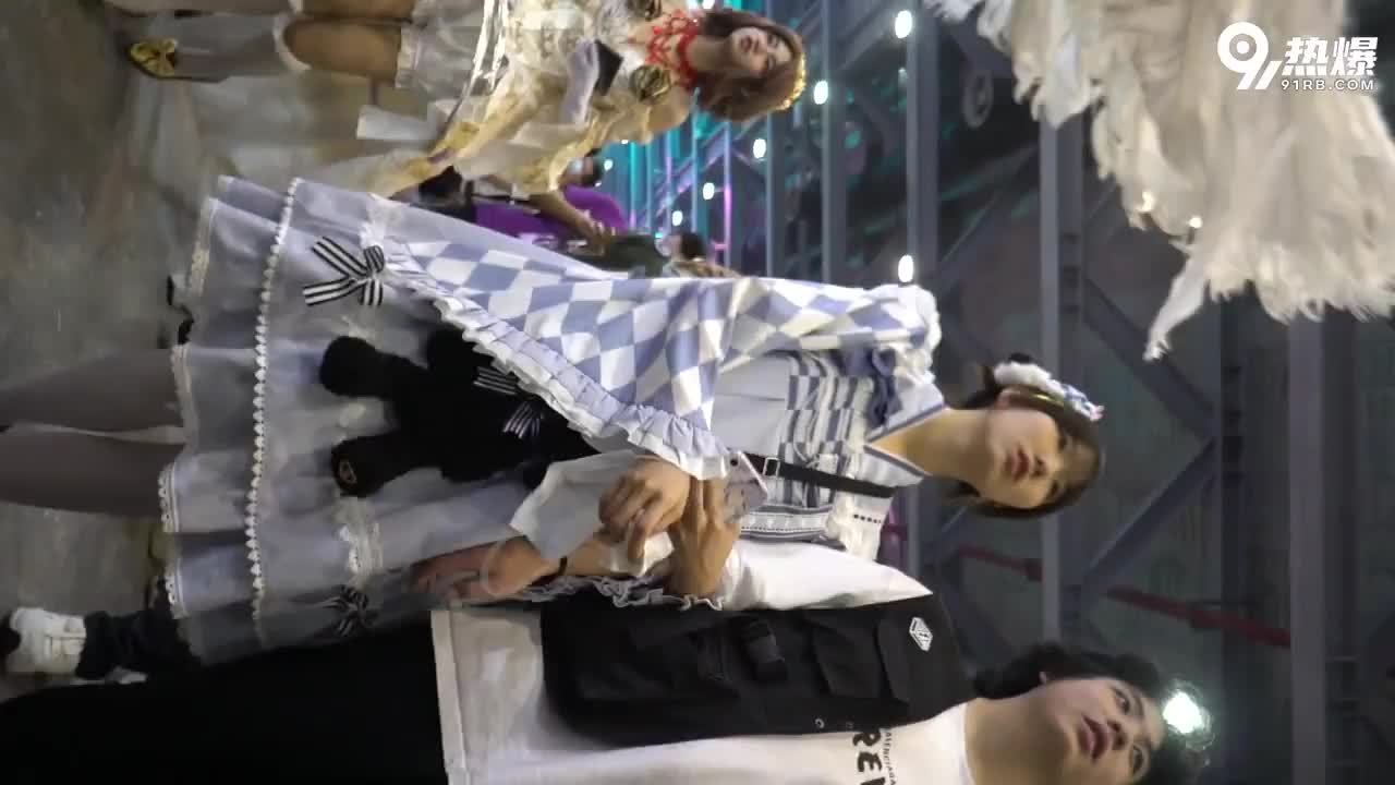 8e2bfeca-49be-477a-8911-d79009dc058b.mp4