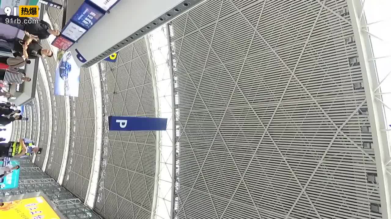 5d1067e1-4c83-4373-90c5-6f99fed9535f.mp4