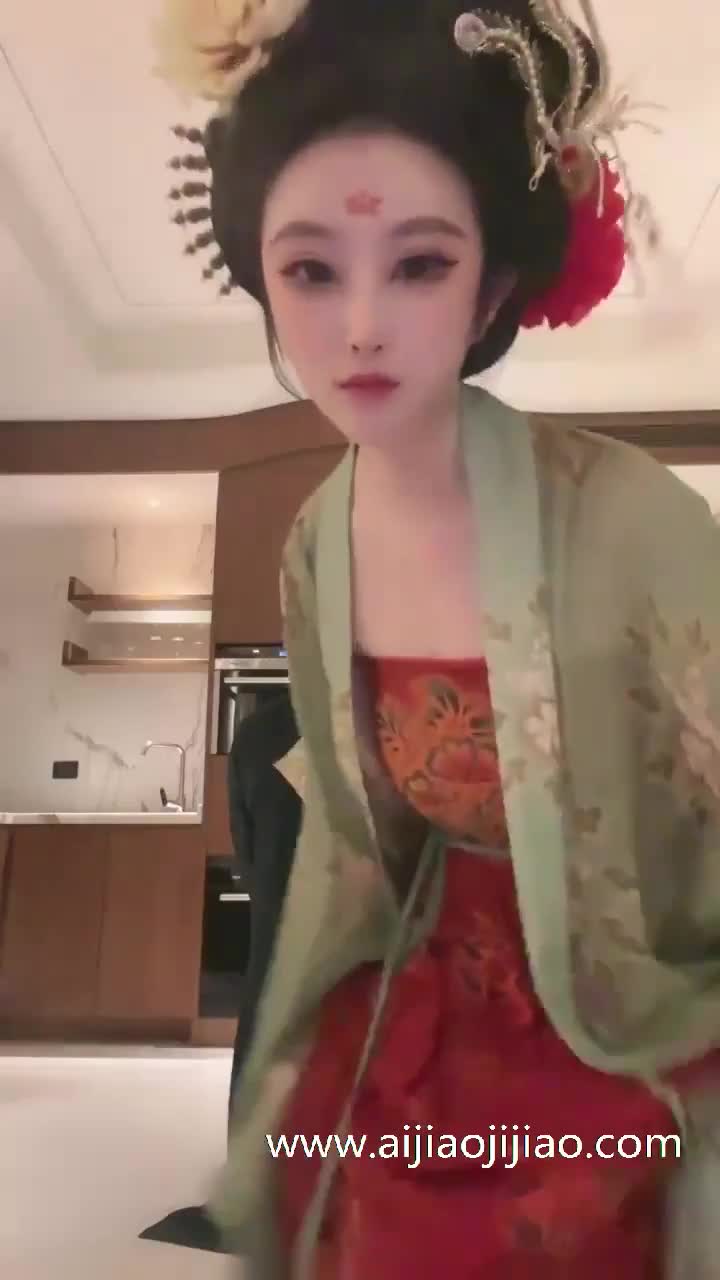2be4d558-dadd-42af-b98c-d2206338d9b6.mp4