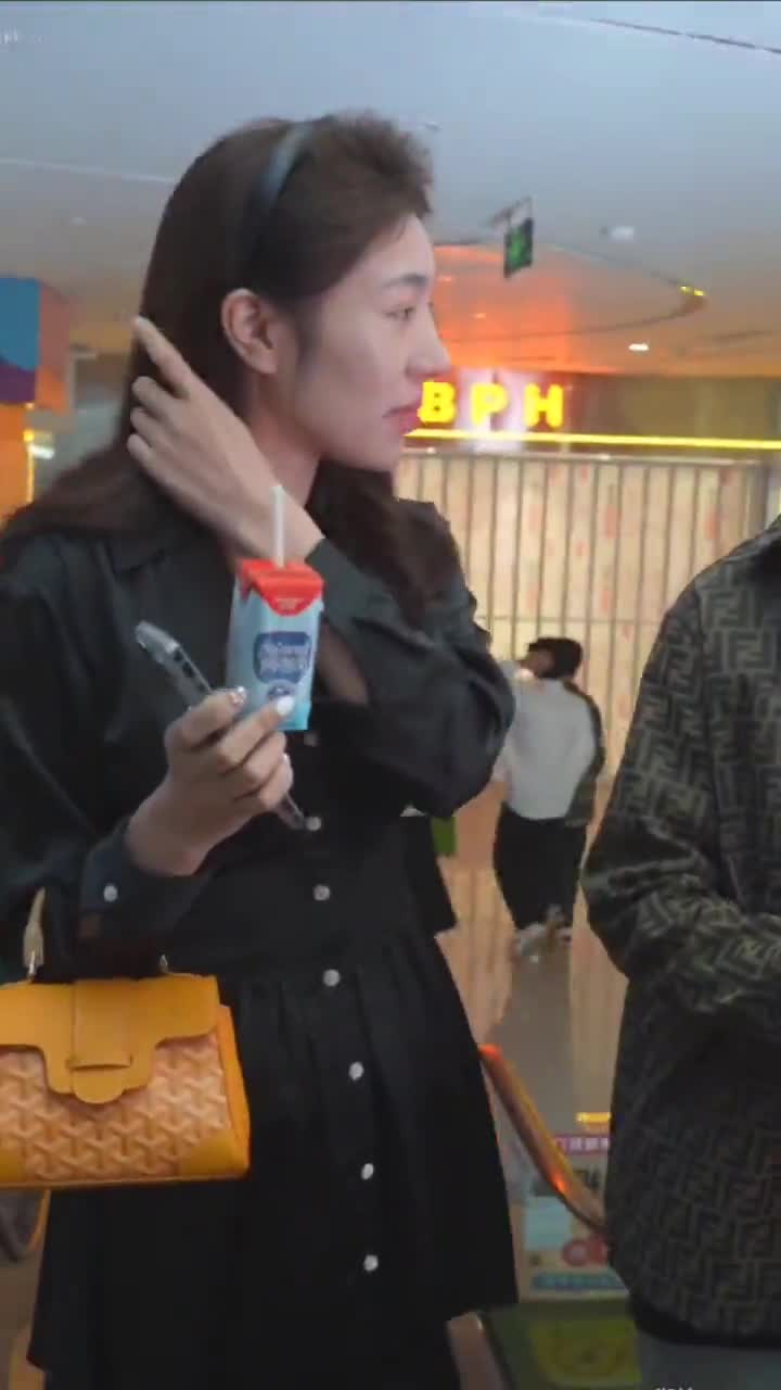 e676670e-2b79-11f0-9f76-d2aa28aa9c1a.mp4