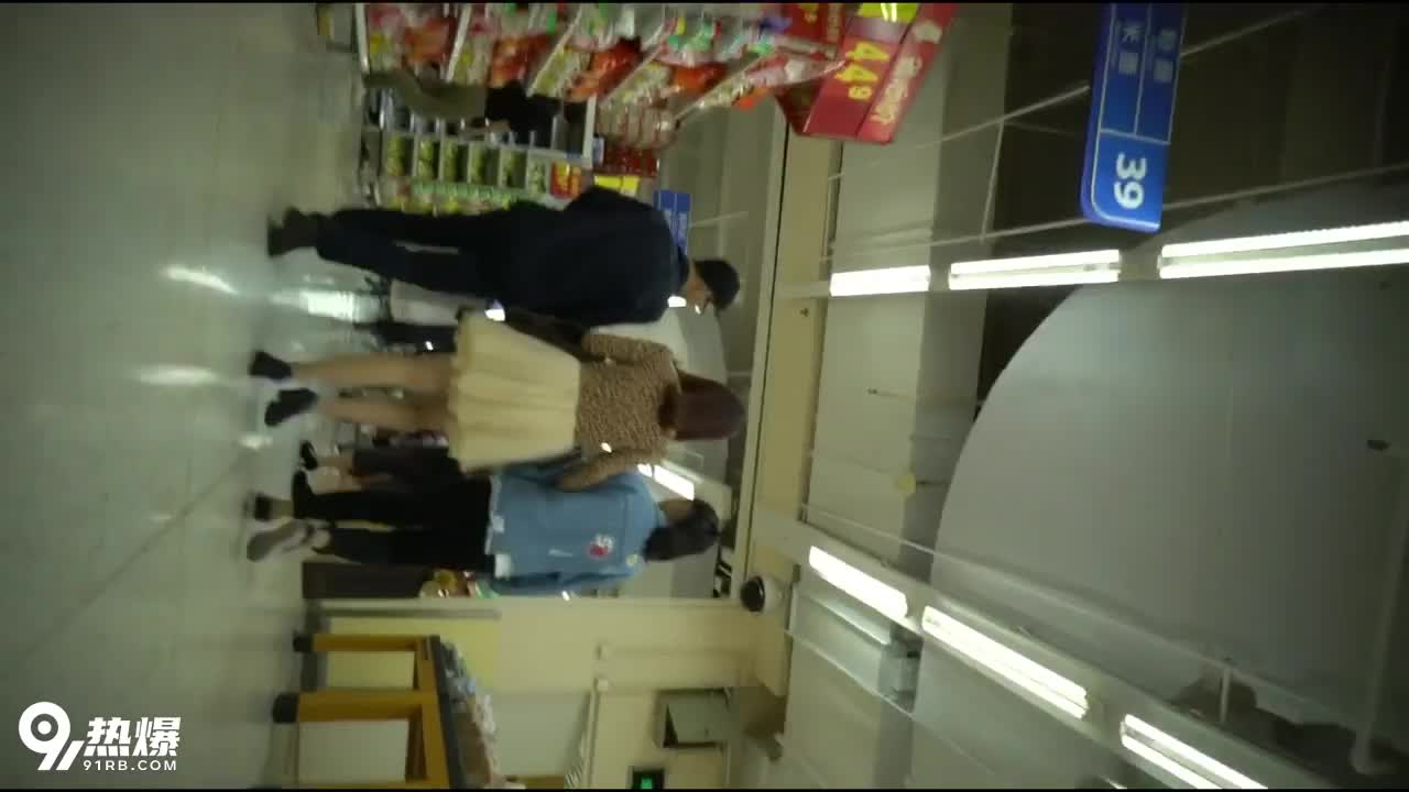 b7a177b4-5952-4220-9f37-44b3ce855bb3.mp4