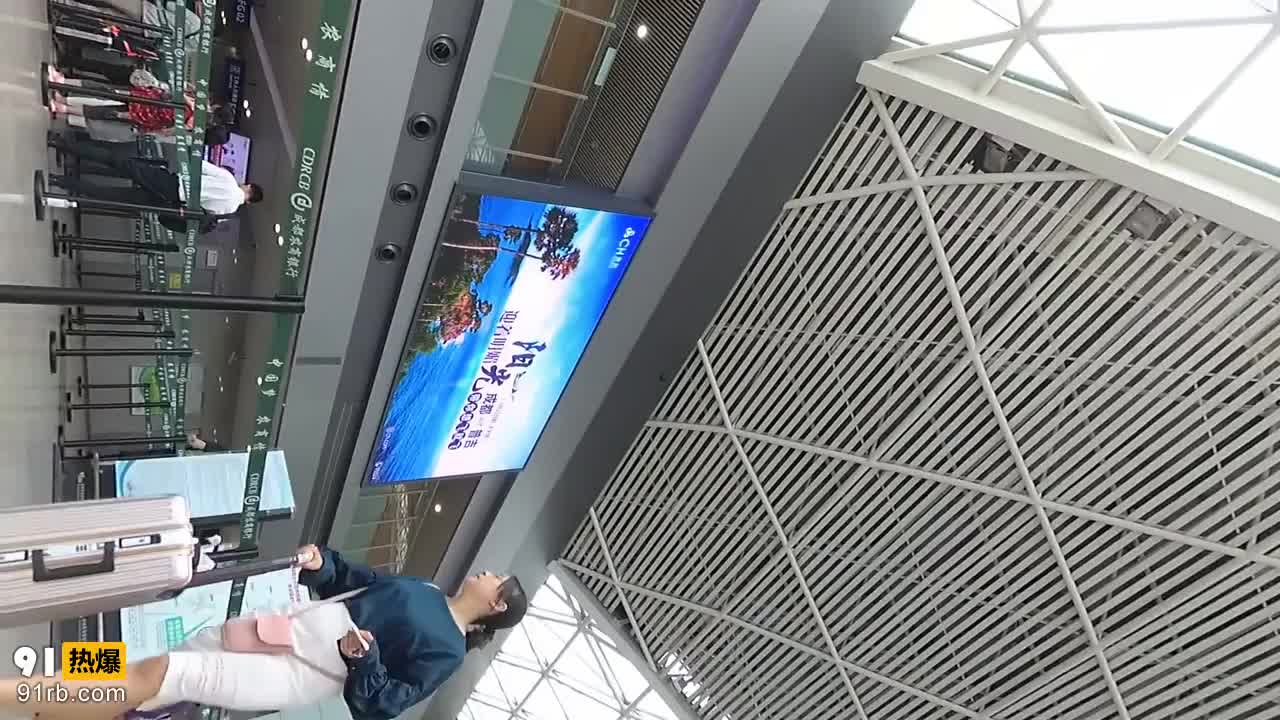c46bbd09-81a2-4173-8b12-aaf571be1d61.mp4