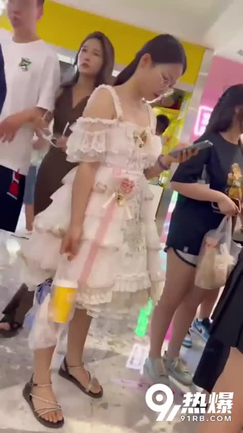 2ca18276-655d-42d1-bea9-a77eddbbd09b.mp4