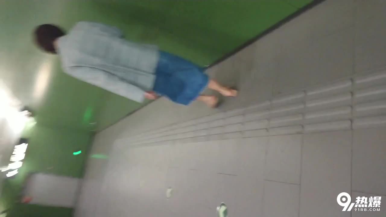 0894abb1-30d6-4c40-863f-1ba2b2c54a10.mp4