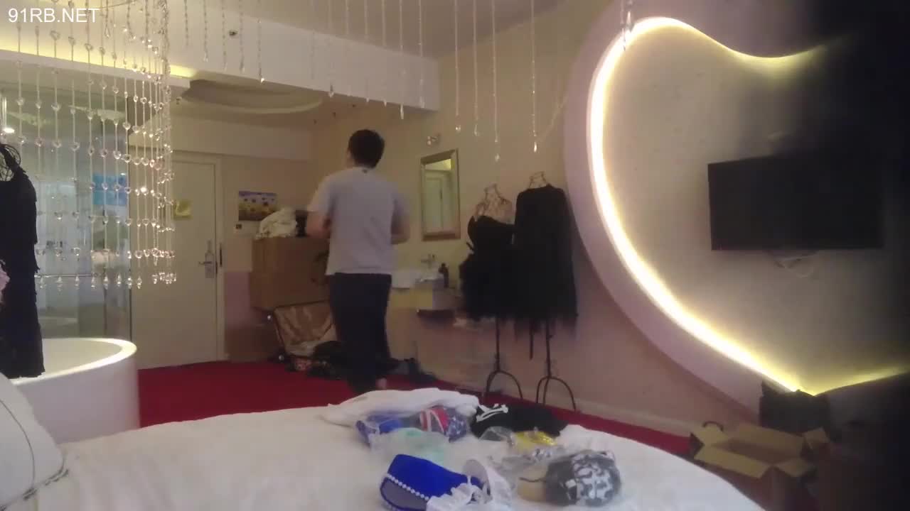 eaa28574-d4f9-41ca-85e4-39bd5ebbc33d.mp4