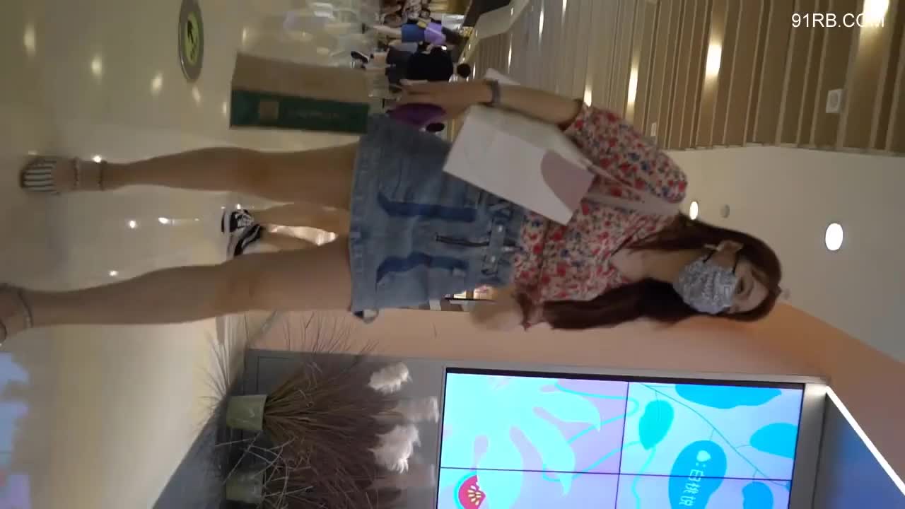 a9d1e429-d7b7-4d14-8229-1e72f3c506ed.mp4