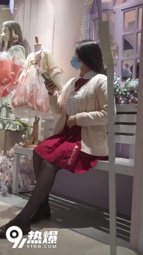 2bb73e53-ec1c-4e74-95d8-596112751465.mp4