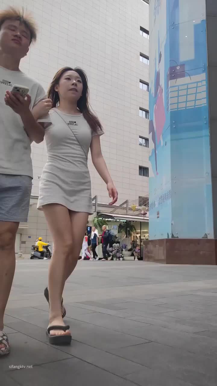 946fe7af-13dc-4ae2-812e-59ac6f942af8.mp4
