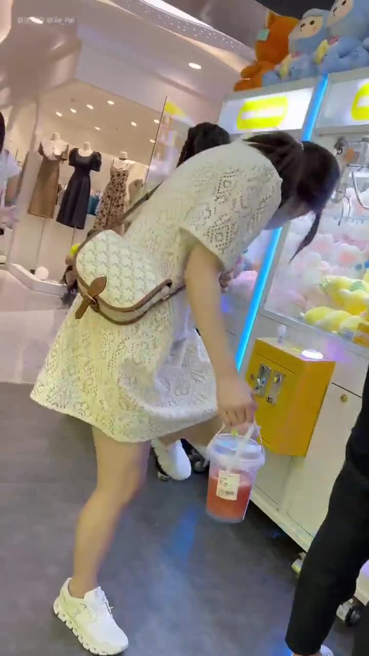 f173233c-33fc-11f0-85ba-060db0d232c4.mp4