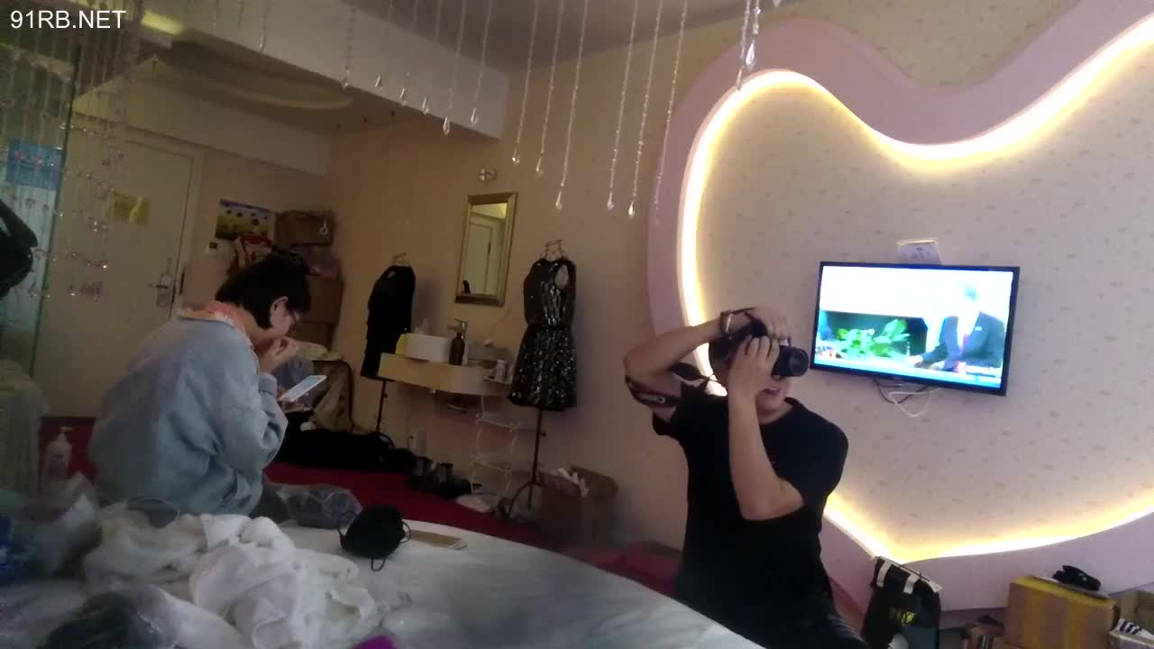 a8f775ad-7cd0-4ddf-9117-5c0a74704e8a.mp4