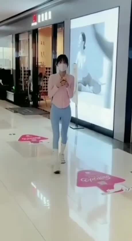 3e07e12f-98ad-4f5f-99be-016eff0adc05.mp4