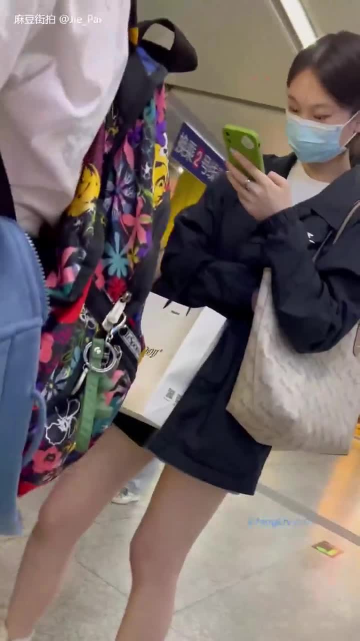 40fc6962-33c7-11f0-85ba-060db0d232c4.mp4