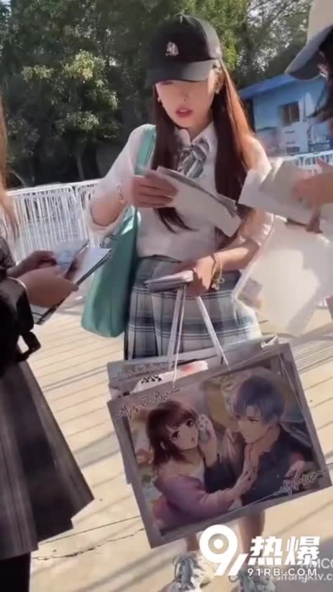 b0d70add-2d53-4cc8-a9dc-eeb582116cd9.mp4