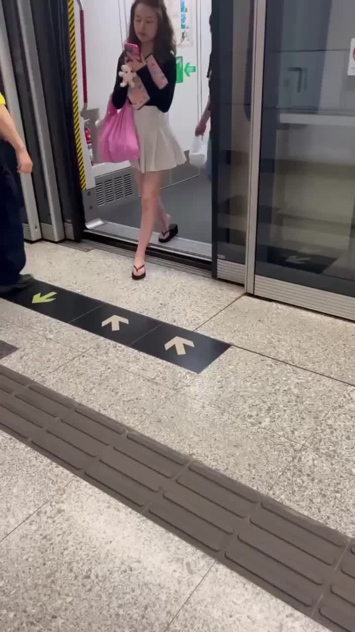 335dbe50-63d4-460f-93a4-6996544f21be.mp4