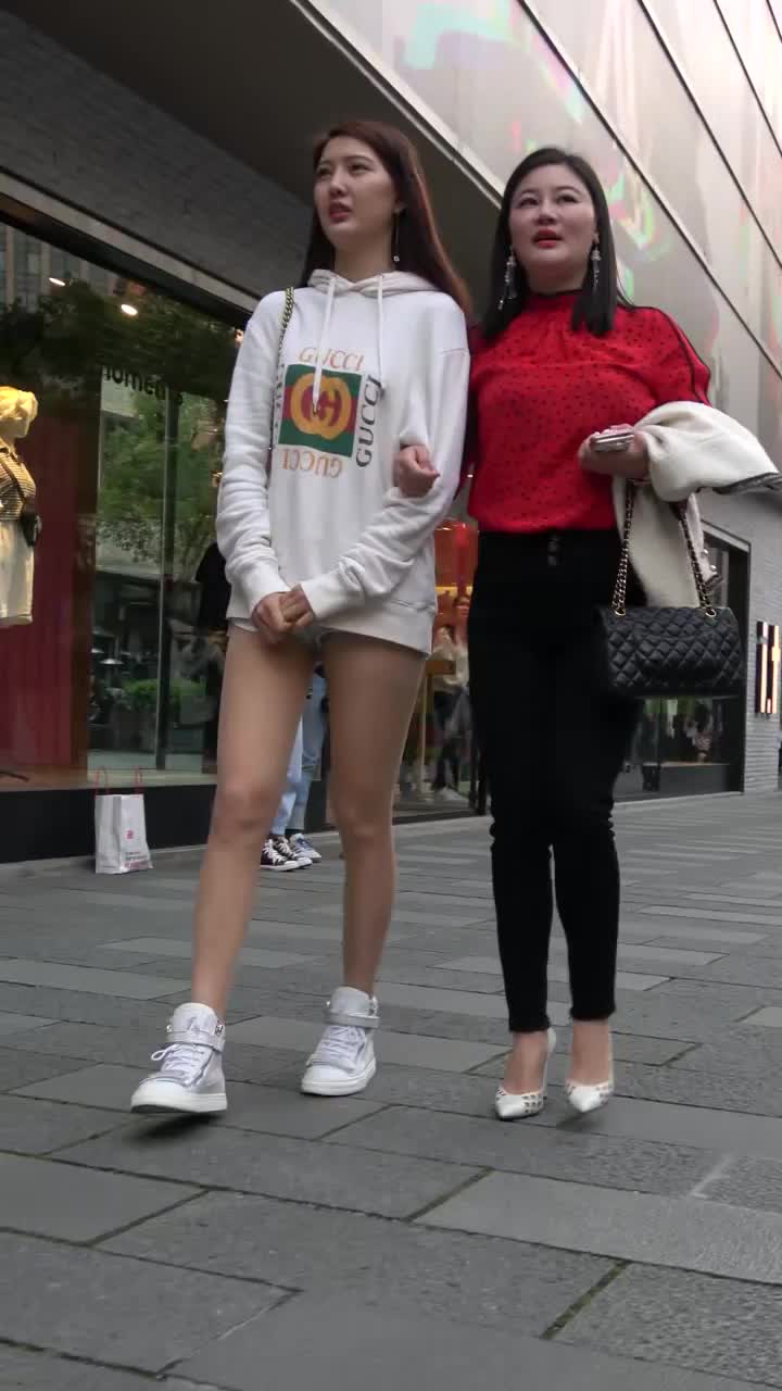 043fbbfa-40d7-41f1-878f-8413e52079e1.mp4