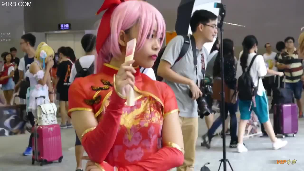 9e1ef2a8-960b-433e-a30d-b8300d5f1c61.mp4