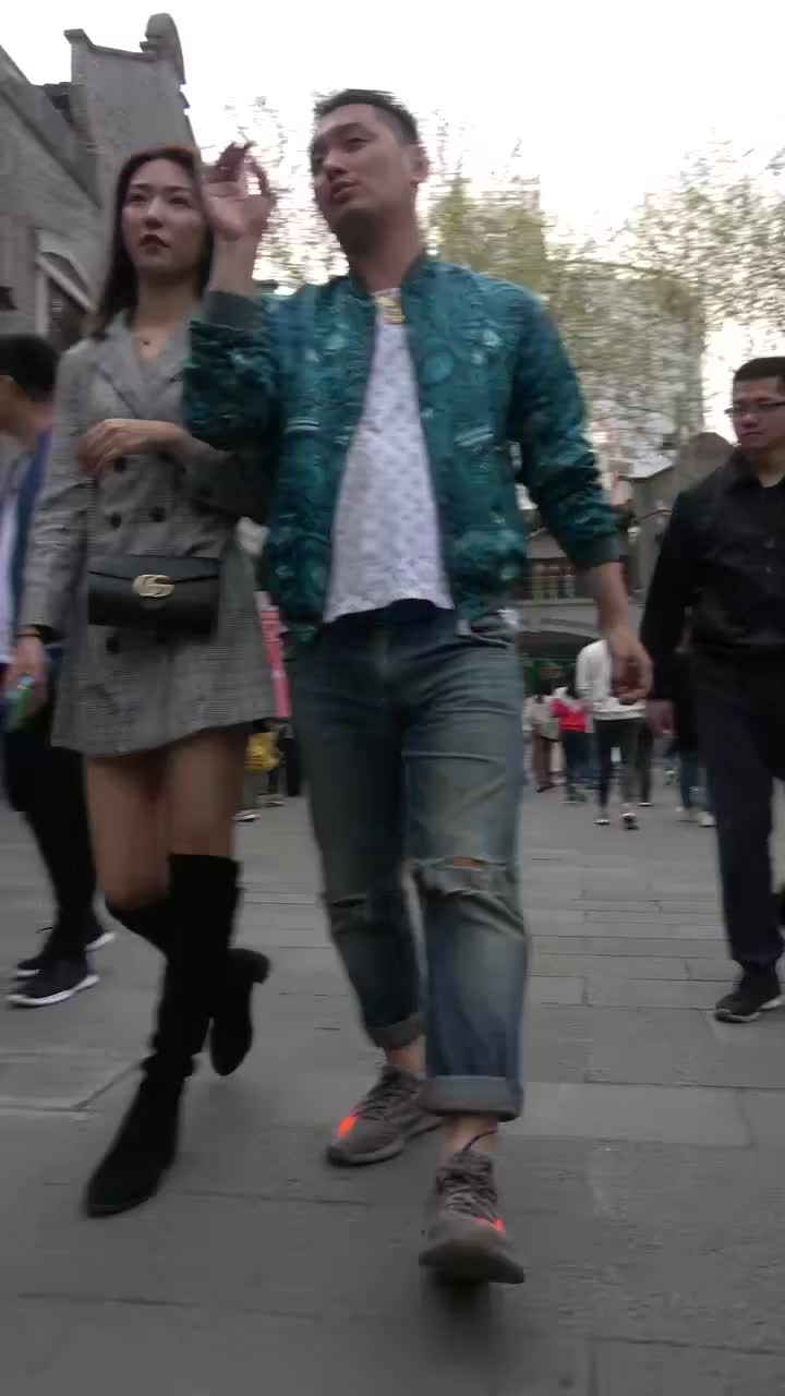 067a6e5b-0038-49a2-8b8d-567fc58cd5a5.mp4