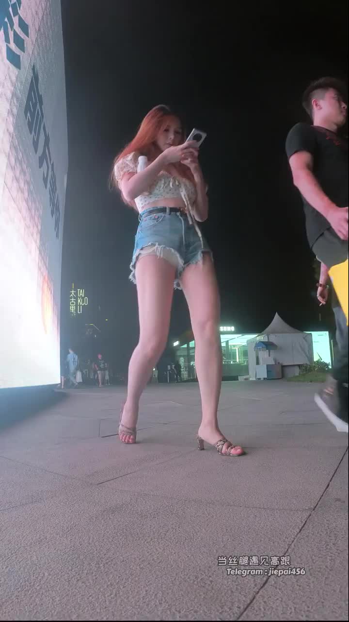7dd18b3a-bf70-4b62-9e9b-f770adbc0008.mp4