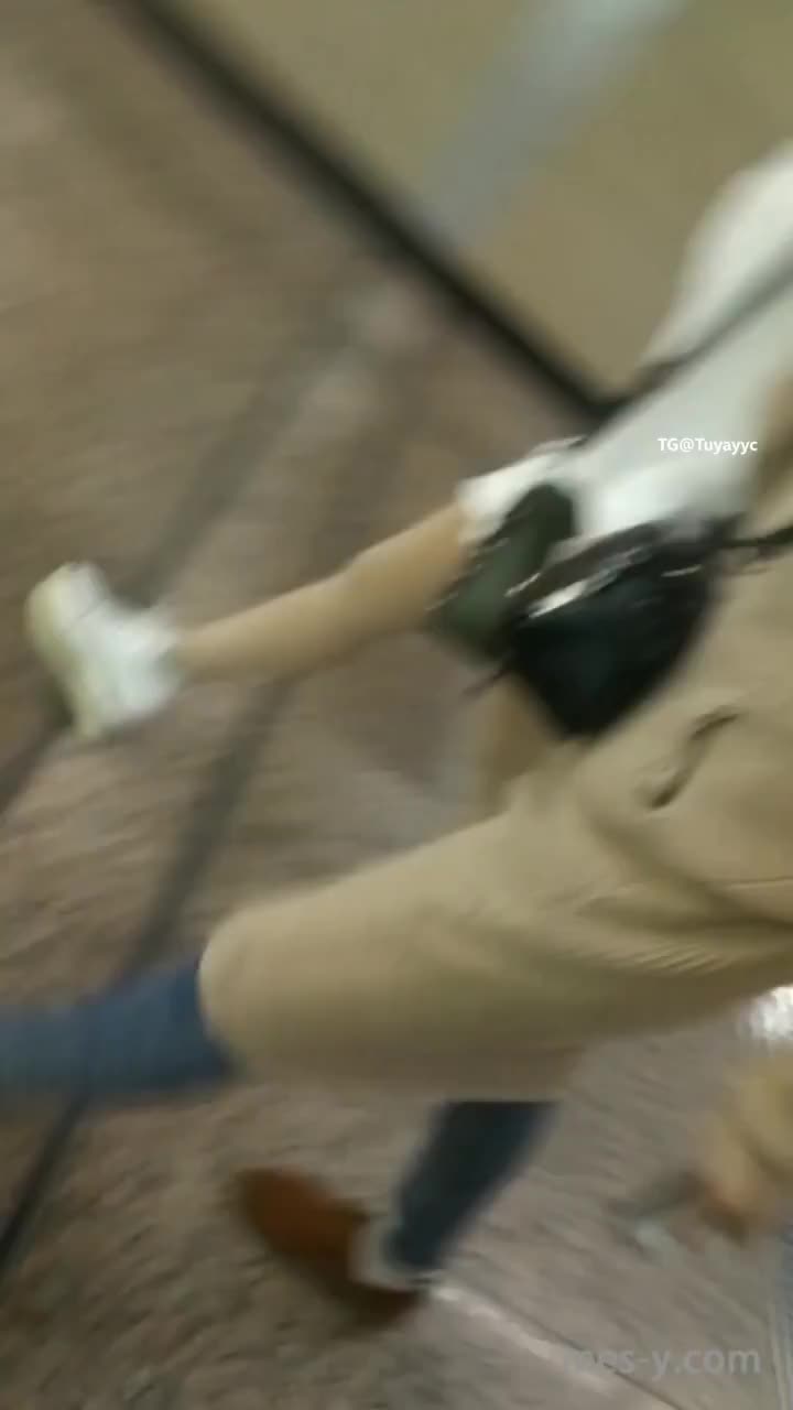 5a6106a0-e28b-41d5-8eb2-c78c1a5fbc41.mp4