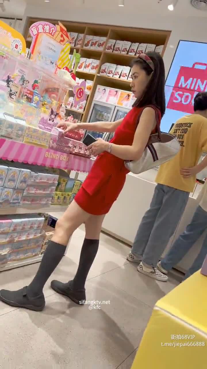 dcec2e0e-2ff6-11f0-b8dd-7add7bac399a.mp4