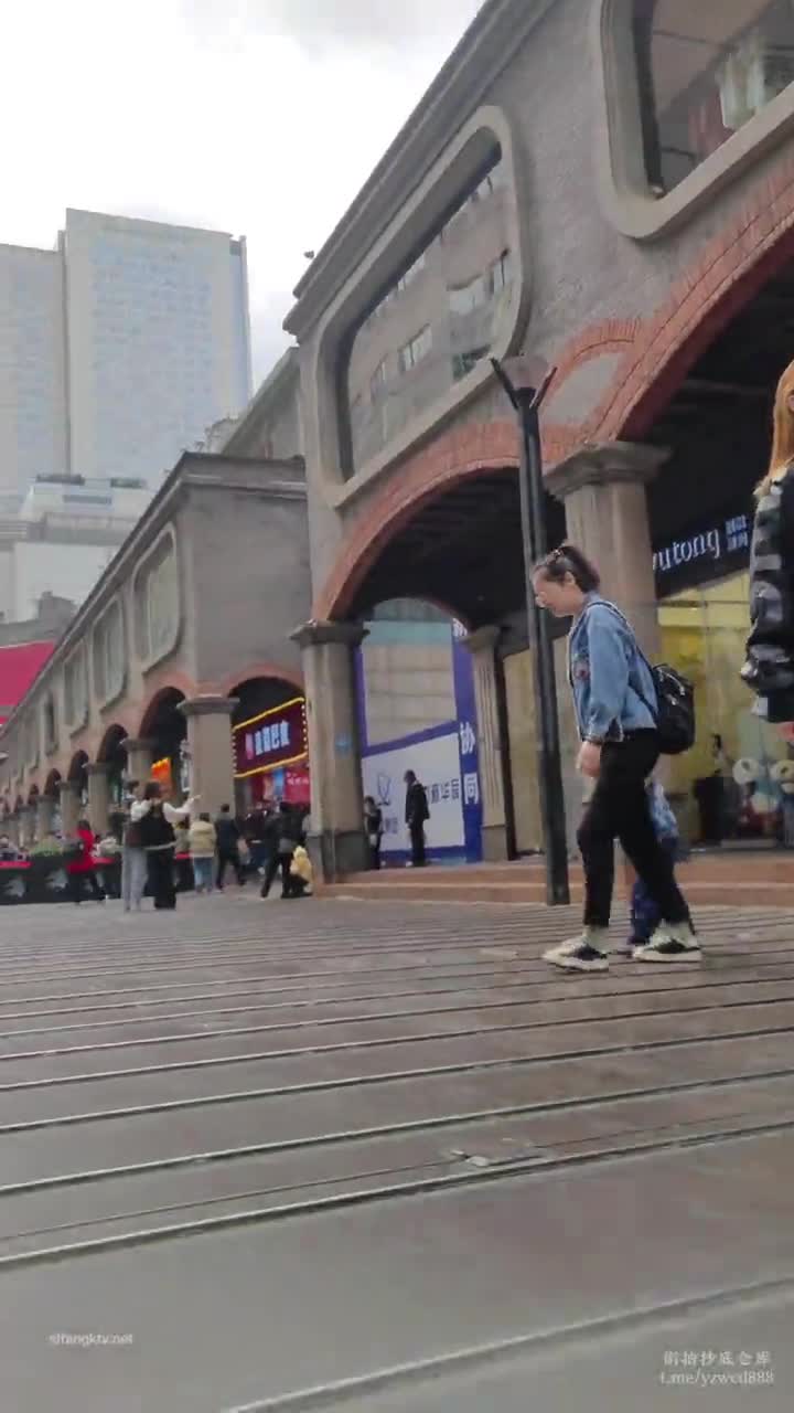 6d35fd24-23ee-11f0-8a71-02f05352dc7f.mp4