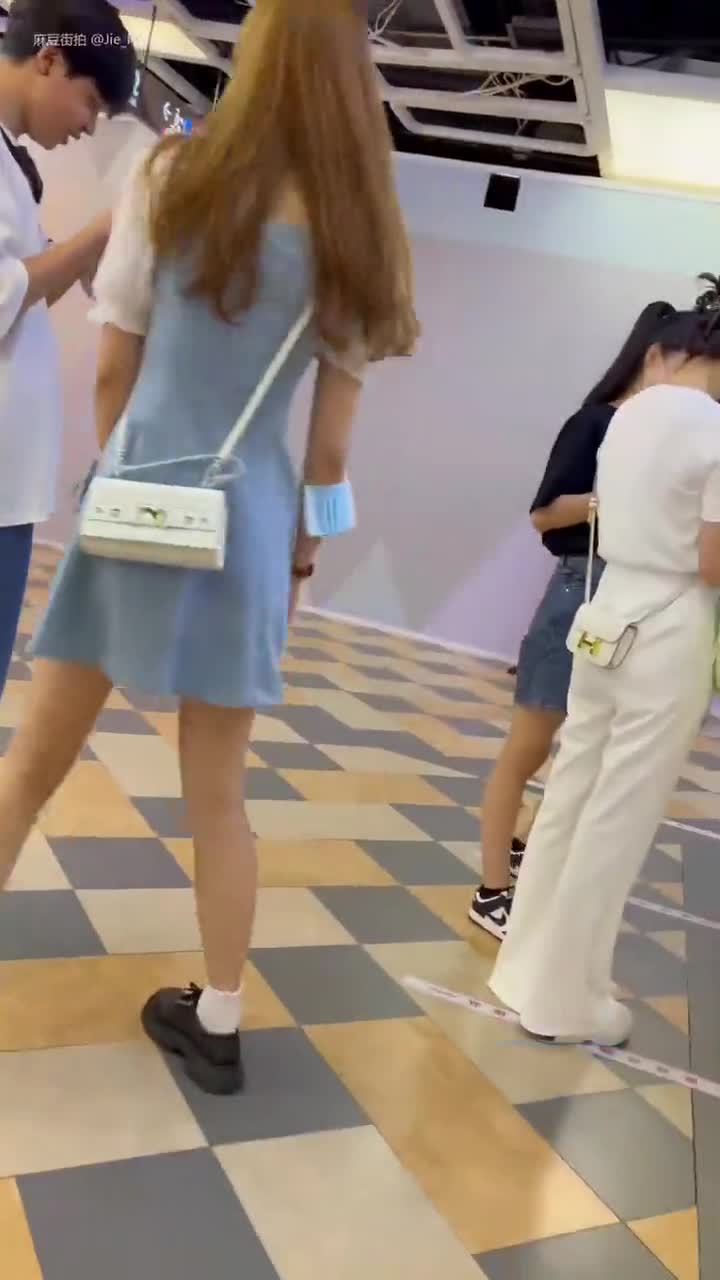 c06f51b4-3417-11f0-85ba-060db0d232c4.mp4