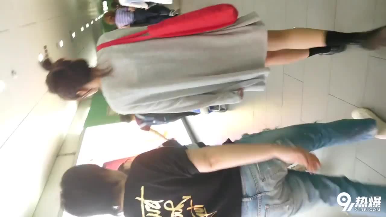 cc9e62c3-09a7-42e4-bdd7-1d6f86aba62d.mp4