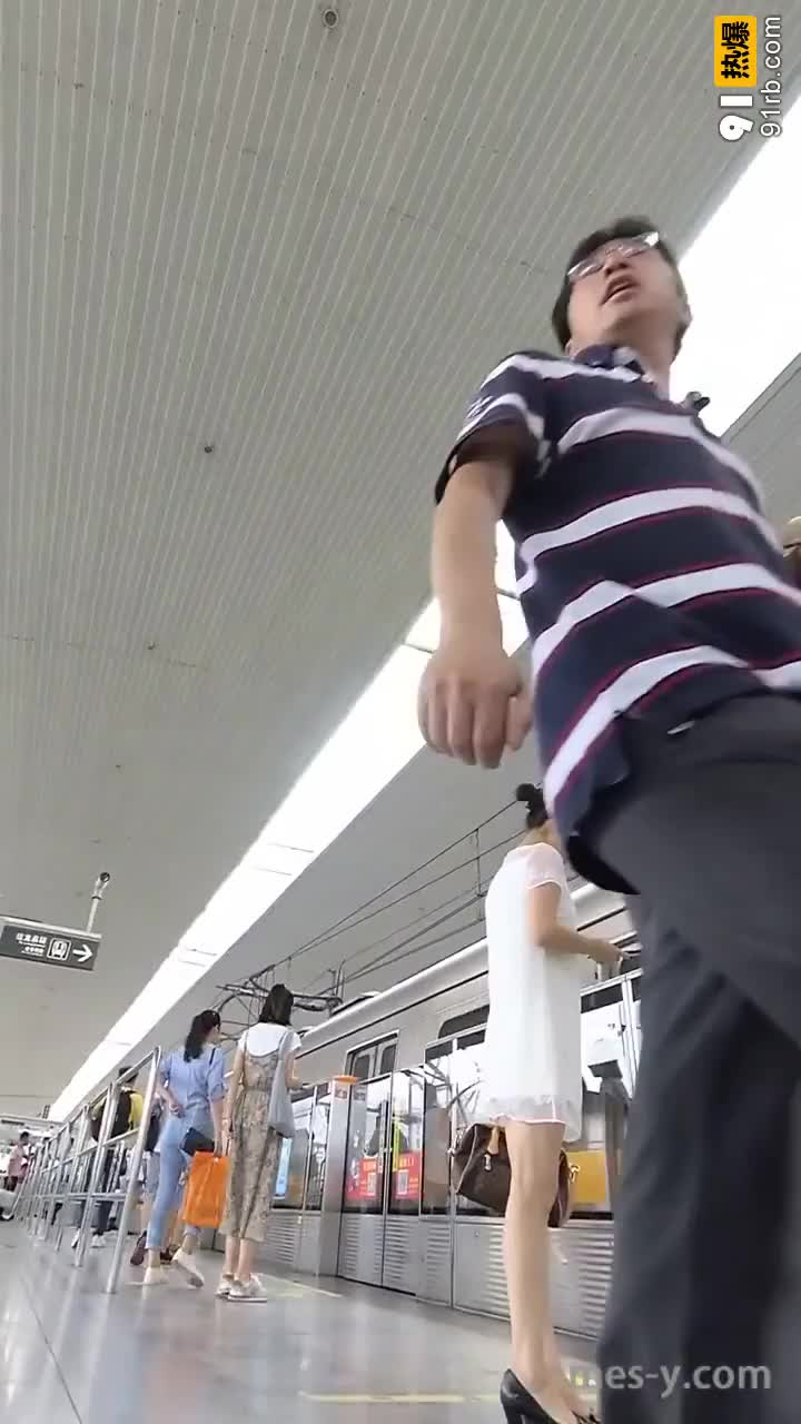 f22c8d96-4c1d-42b7-84d3-04ddece6990f.mp4