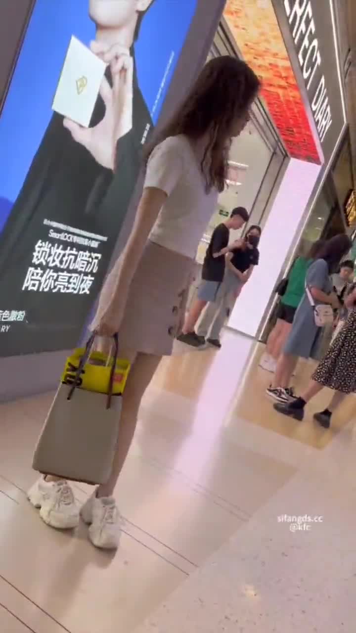 7dcac6e8-2c03-11f0-9f76-d2aa28aa9c1a.mp4