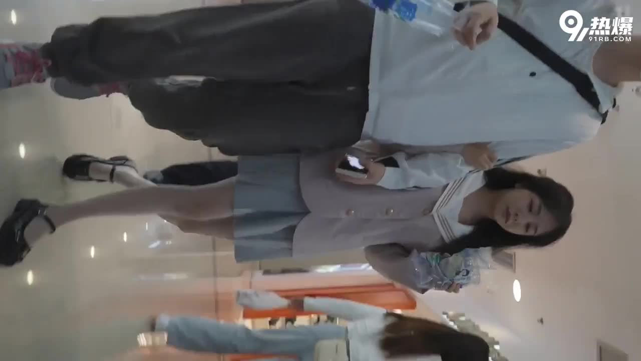 68d5c74f-9e8a-4923-a8b6-24c8d61d29a0.mp4