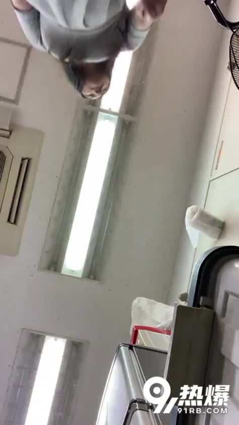 a35f7f15-29e9-4357-8427-d725ec81b427.mp4