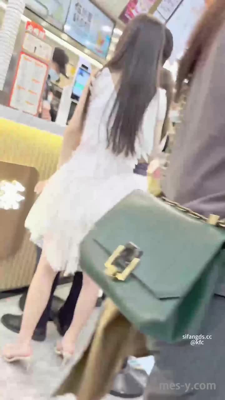 212ac3cd-5304-40a0-b696-d03f9526b5f3.mp4