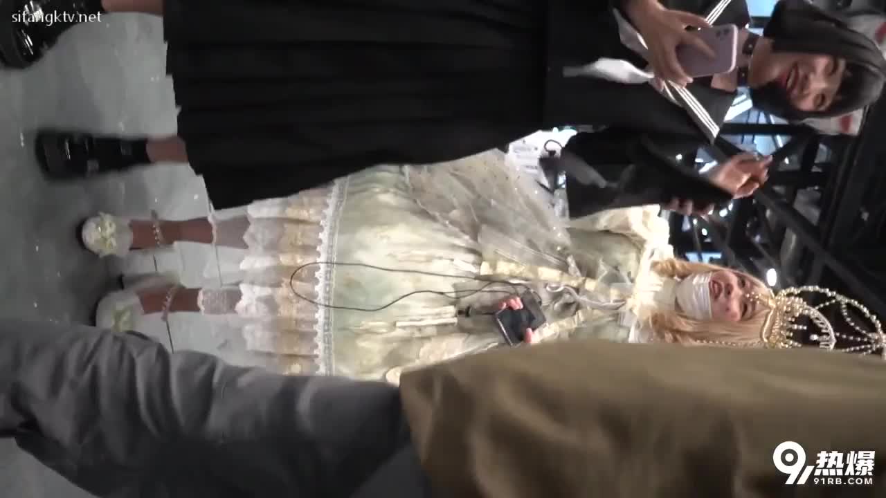9a3af2fb-822a-47dd-9237-5a70a09425c6.mp4