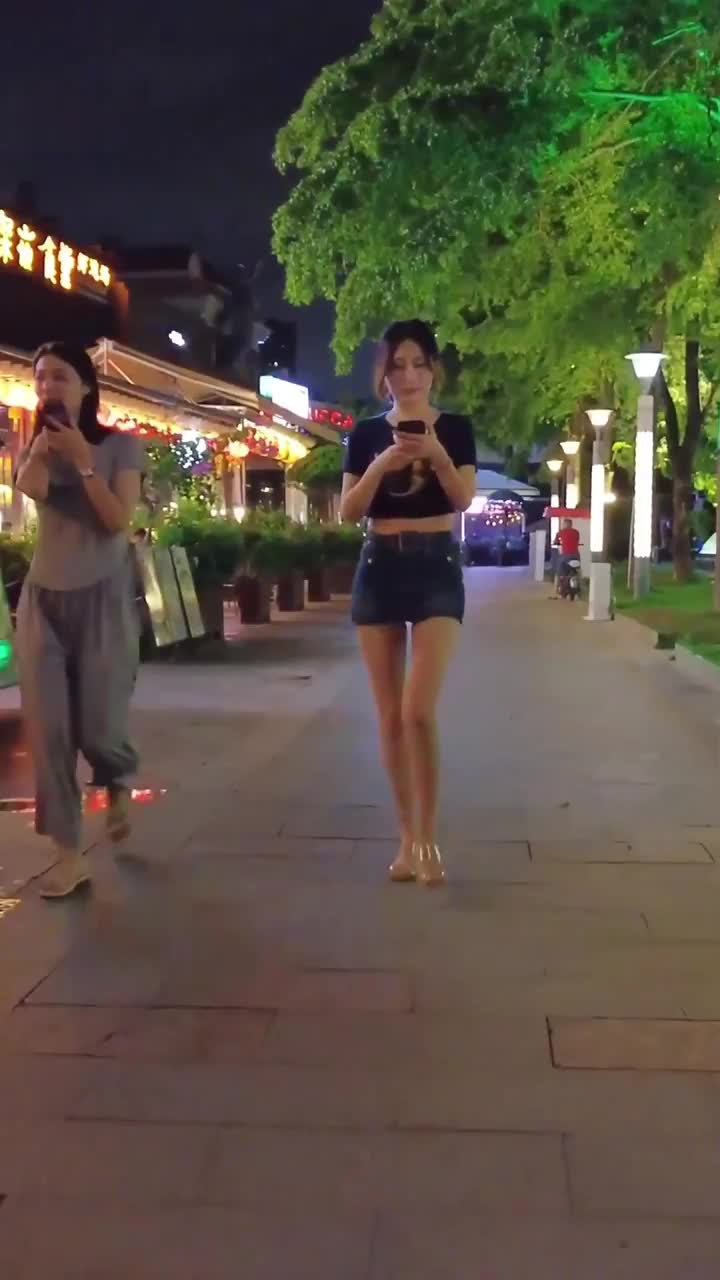 71b7a57a-6c53-42e1-b501-c54916ab9151.mp4