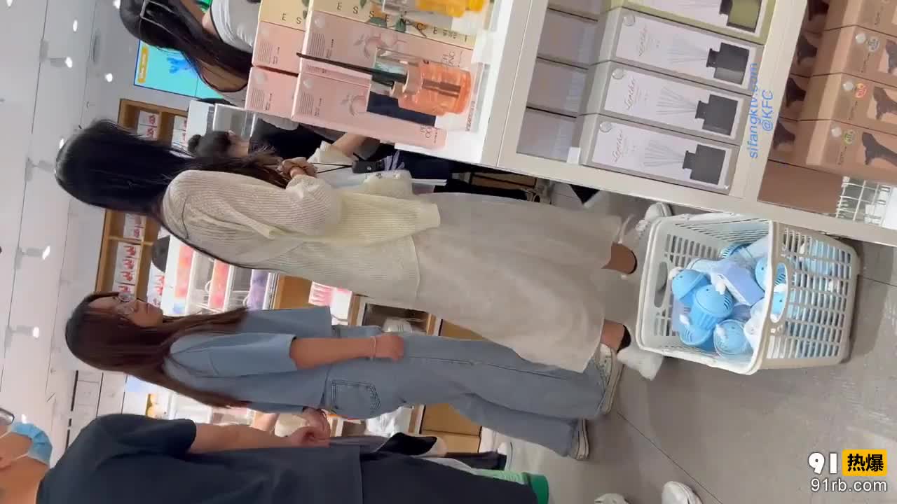 d5af76a2-3868-4036-8b13-9f2690cb72d4.mp4