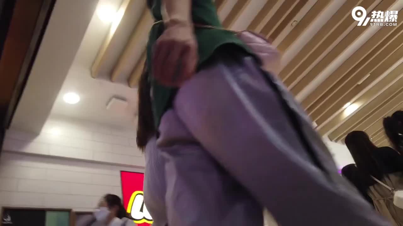 b7f264ab-ca56-4962-b97c-3c32dfc84d20.mp4