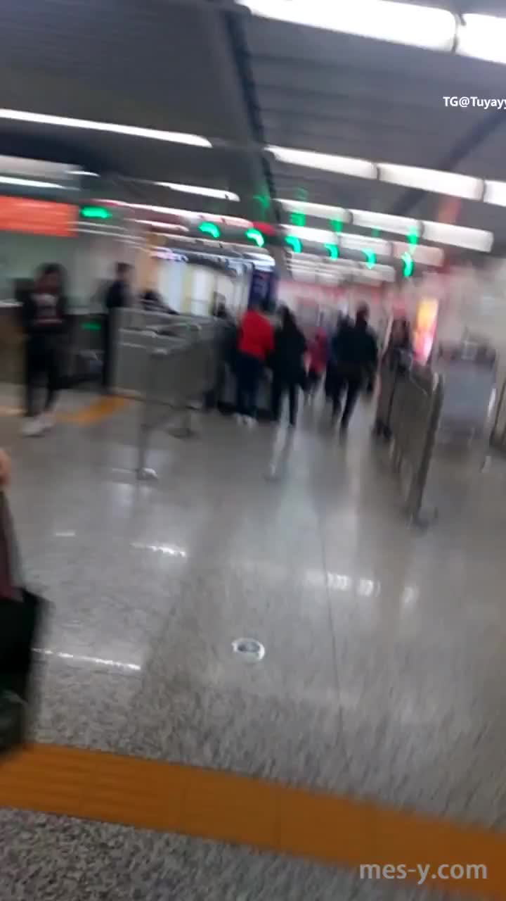 21ce5851-0286-4c26-8e79-796a39090719.mp4
