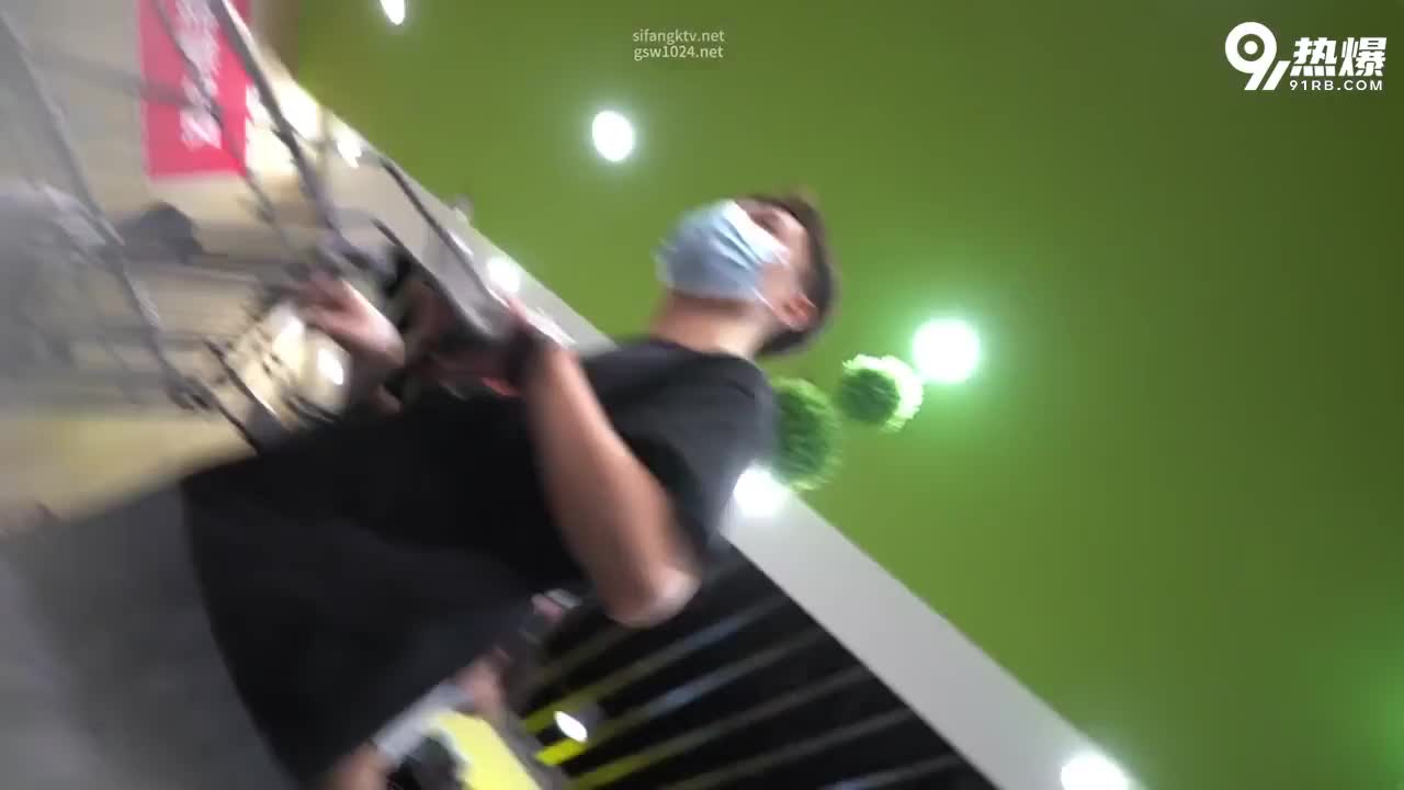 05f3e01f-ceb2-4f97-b1b9-2159856ea6b2.mp4