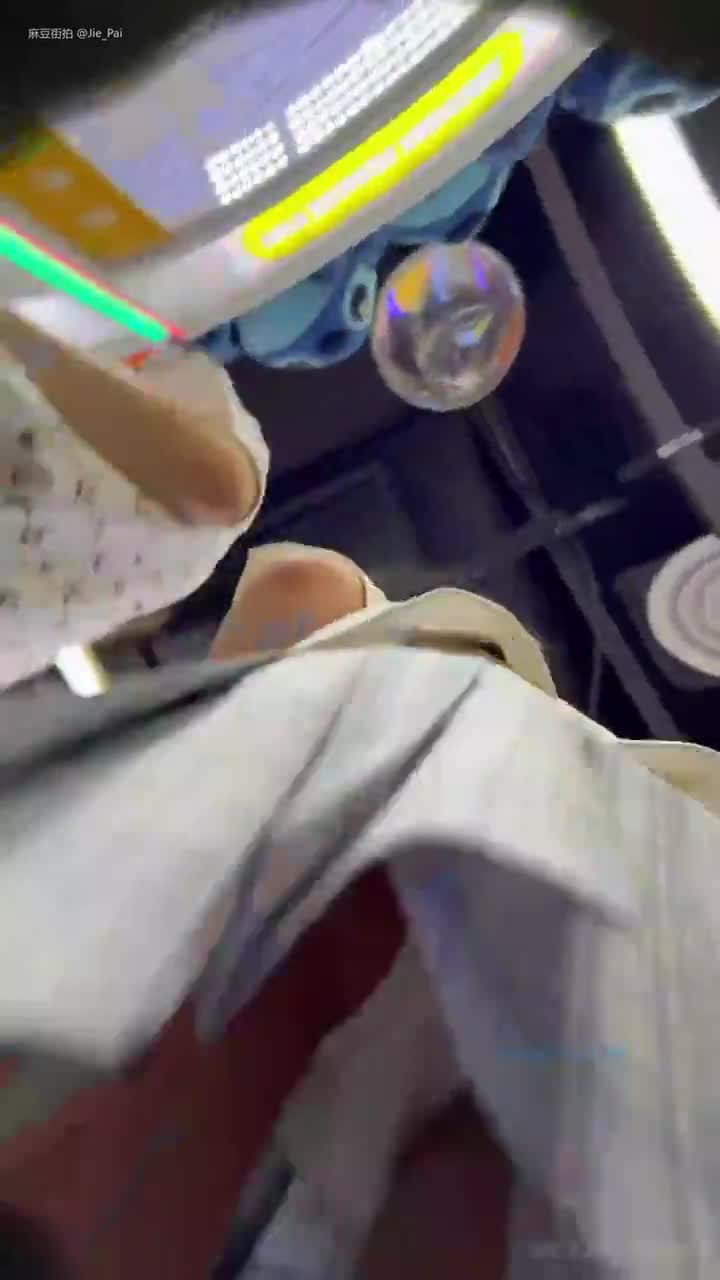 0fb0f2fe-3446-11f0-85ba-060db0d232c4.mp4