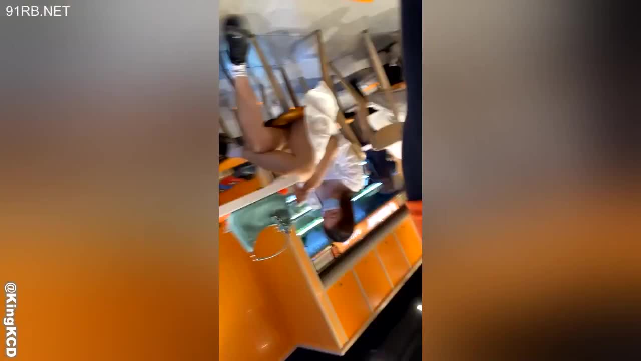 322369f0-7693-4b4d-b464-85d90c0cf2d7.mp4